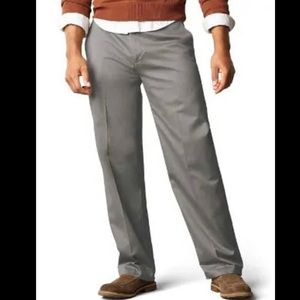 33 x 32 Men’s Dockers D3 Khaki Dress Pants